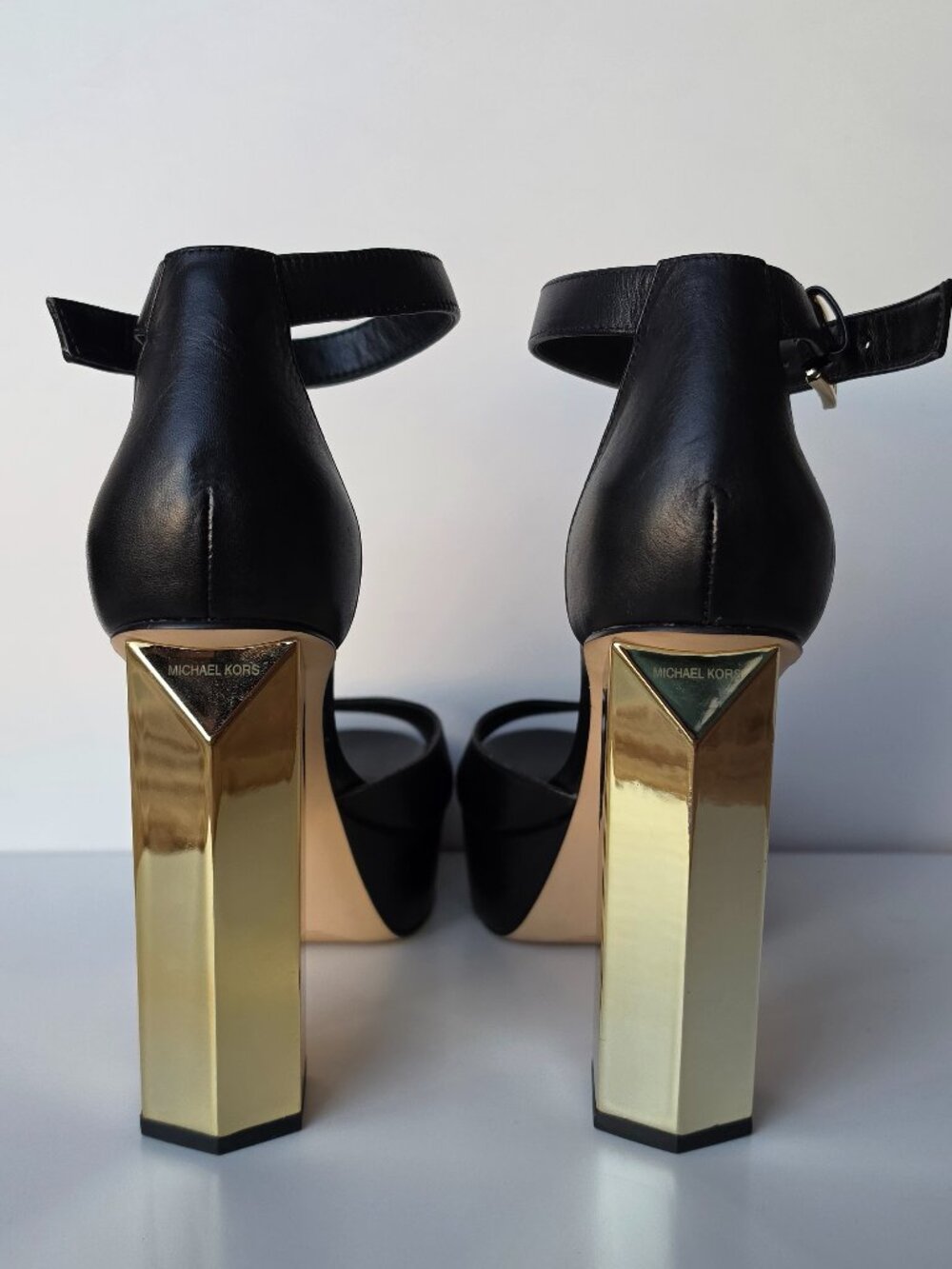 Michael Kors Petra Platform leather Black & Gold Sandal - Picture 5 of 11